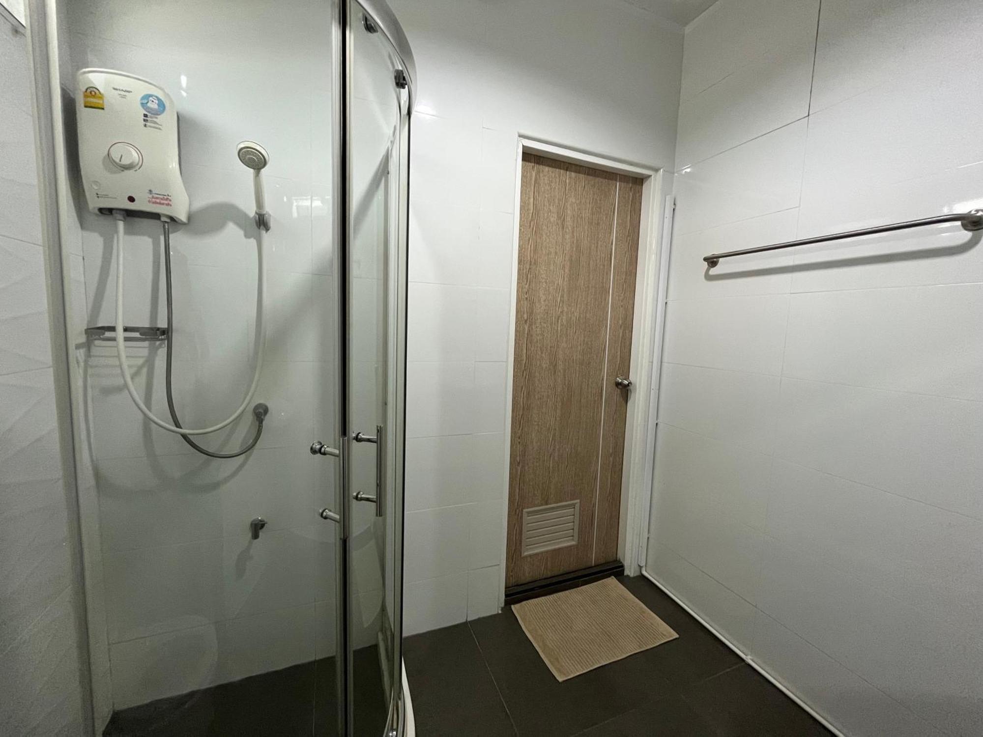 Dao Jaras Fah Hometel ดาวจรัสฟ้าโฮมเทล 曼谷 外观 照片